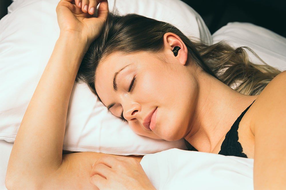 is it ok to sleep with earplugs